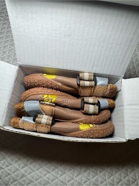 QUMY Dog Boots Size 3 Brown Anti-Slip Adjustable Paw Protectors Set of 4